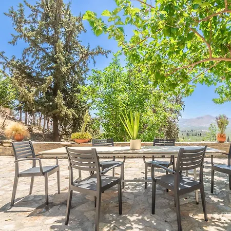 Little Haven Holiday home Ampelouzos