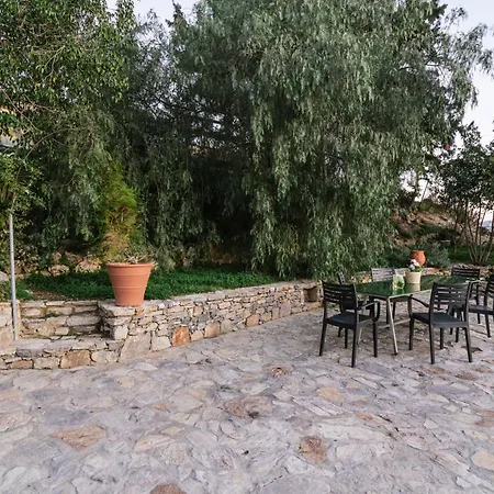 Holiday home Little Haven Ampelouzos